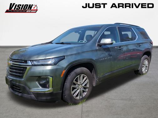 Silver Sage Metallic 2023 Chevrolet Traverse LT Leather