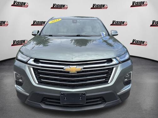 Silver Sage Metallic 2023 Chevrolet Traverse LT Leather