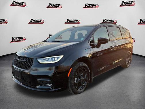 2025 Chrysler Pacifica Hybrid Premium S Appearance Pkg