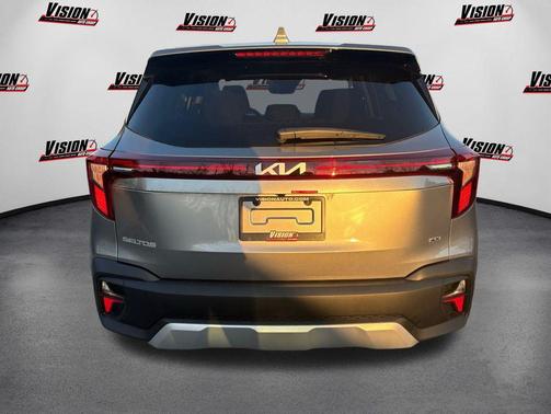 2025 Kia Seltos LX