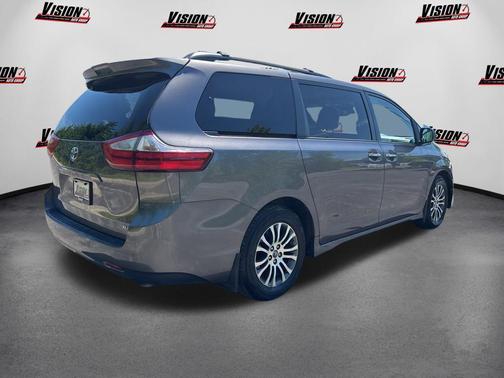 Predawn Gray Mica 2019 Toyota Sienna XLE