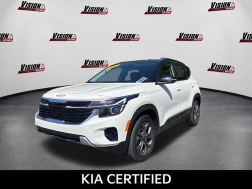 Clear White/Black Roof 2024 Kia Seltos S