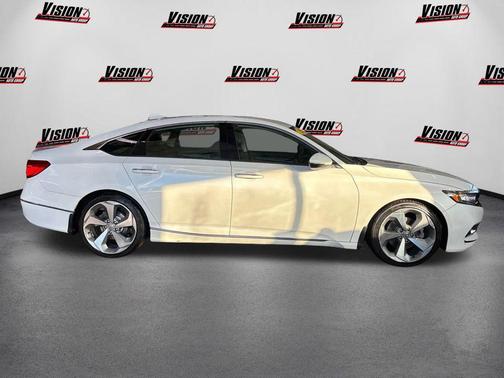 2019 Honda Accord Touring 2.0T