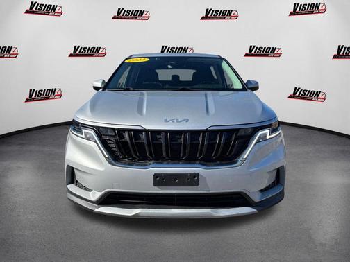 2023 Kia Carnival LX