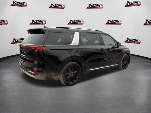2024 Kia Carnival SX