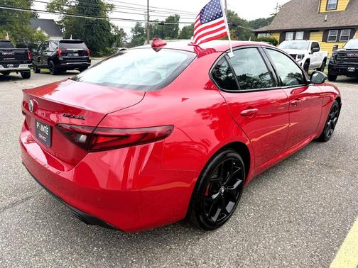 2020 Alfa Romeo Giulia Base