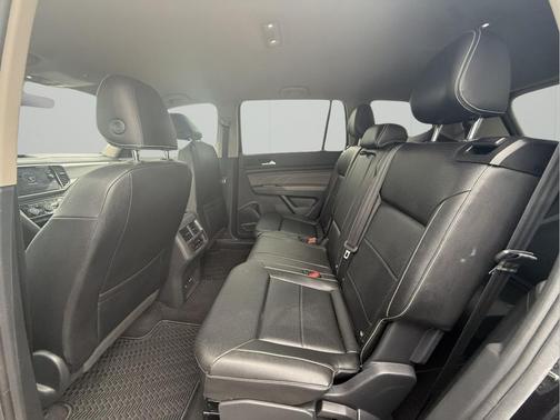 2023 Volkswagen Atlas 3.6L SE w/Technology