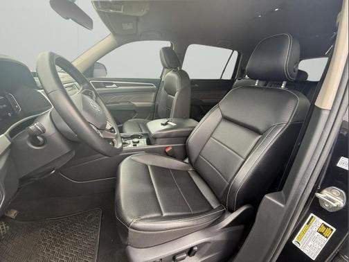 2023 Volkswagen Atlas 3.6L SE w/Technology