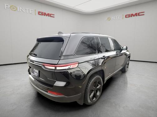 2022 Jeep Grand Cherokee Altitude