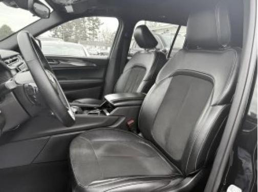 2022 Jeep Grand Cherokee Altitude