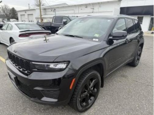 2022 Jeep Grand Cherokee Altitude