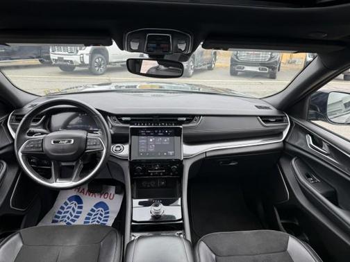 2022 Jeep Grand Cherokee Altitude