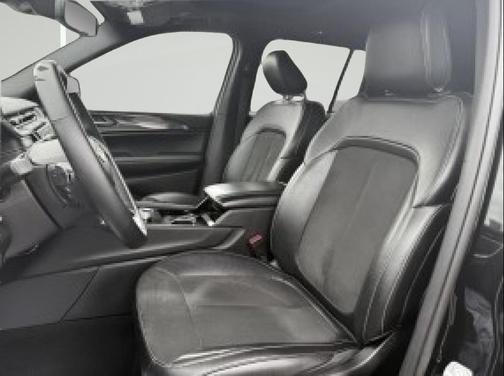 2022 Jeep Grand Cherokee Altitude