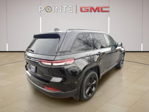 2022 Jeep Grand Cherokee Altitude