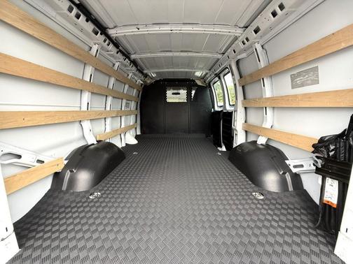 2024 Chevrolet Express 2500 RWD 2500 Regular Wheelbase WT