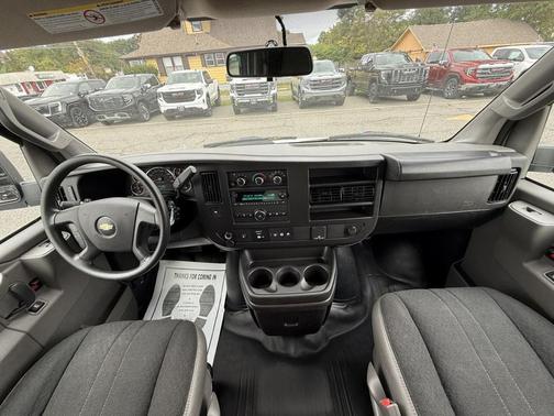 2024 Chevrolet Express 2500 RWD 2500 Regular Wheelbase WT