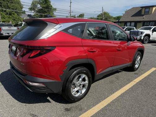 2023 Hyundai TUCSON SE