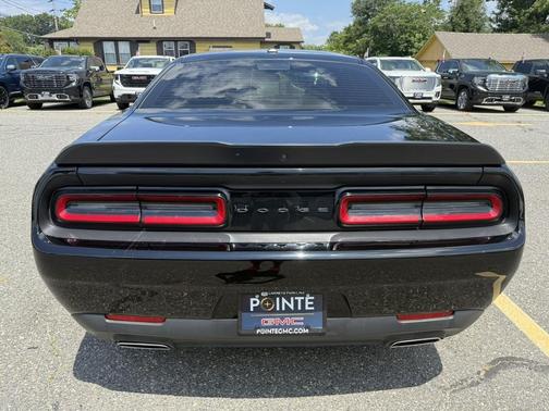2022 Dodge Challenger SXT