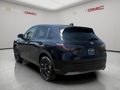 Crystal Black Pearl 2025 Honda HR-V AWD Sport
