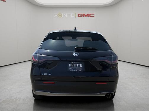 Crystal Black Pearl 2025 Honda HR-V AWD Sport