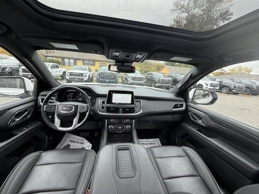 2023 GMC Yukon XL SLT