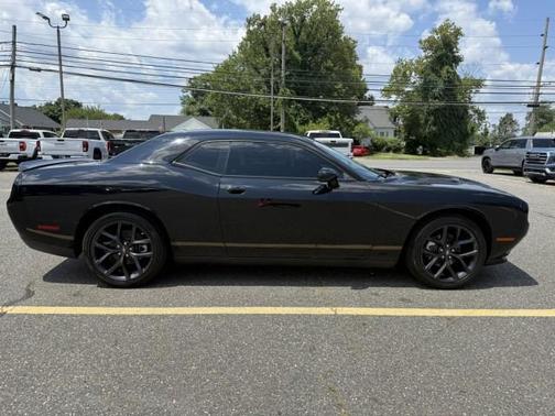 2022 Dodge Challenger SXT