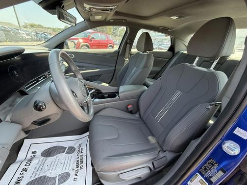 2025 Hyundai ELANTRA SEL