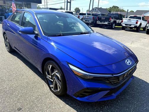 2025 Hyundai ELANTRA SEL