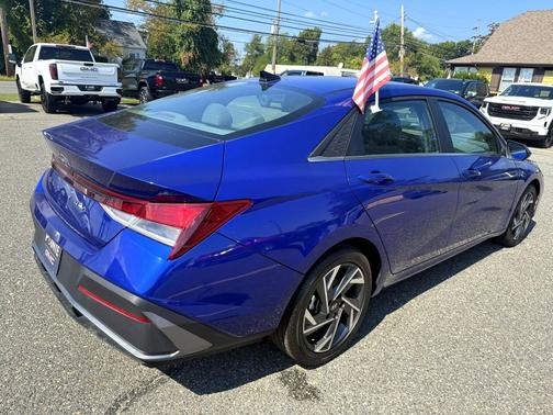 2025 Hyundai ELANTRA SEL