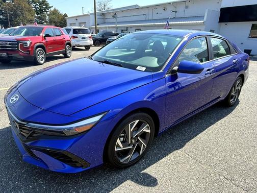 2025 Hyundai ELANTRA SEL