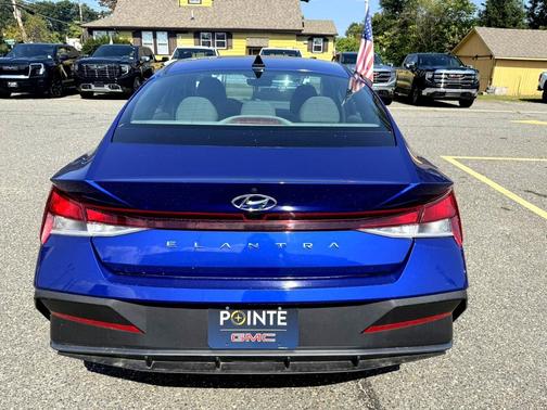 2025 Hyundai ELANTRA SEL