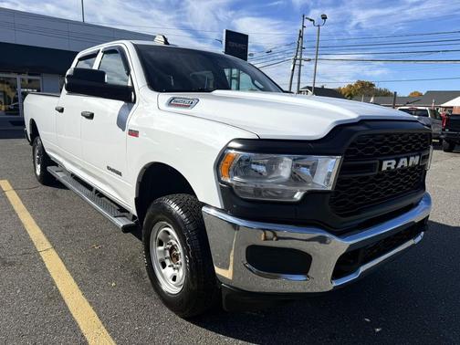 2022 RAM 2500 Tradesman Crew Cab 4x4 8' Box