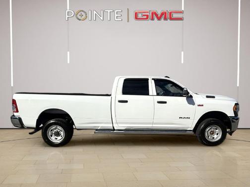 2022 RAM 2500 Tradesman Crew Cab 4x4 8' Box