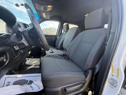 2022 RAM 2500 Tradesman Crew Cab 4x4 8' Box