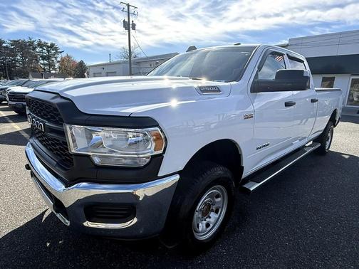 2022 RAM 2500 Tradesman Crew Cab 4x4 8' Box