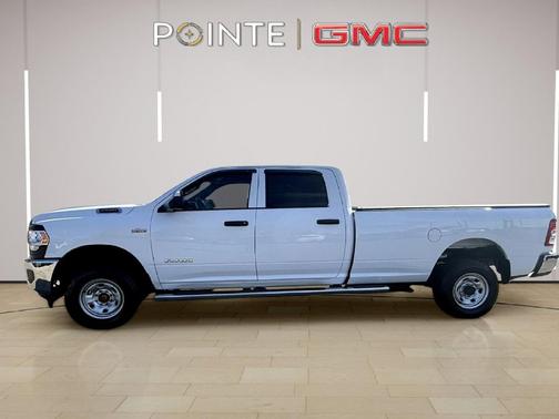 2022 RAM 2500 Tradesman Crew Cab 4x4 8' Box