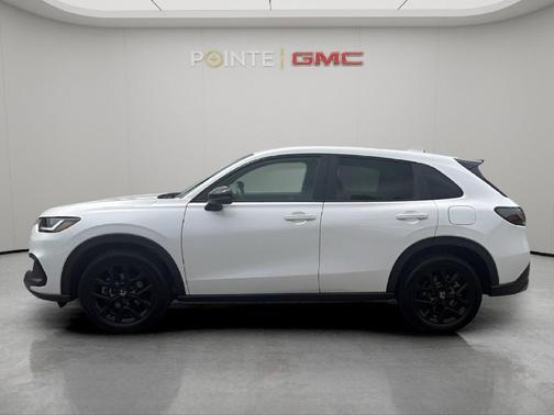 Platinum White Pearl 2025 Honda HR-V AWD Sport