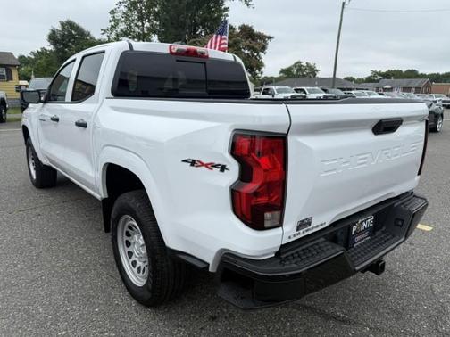 2024 Chevrolet Colorado WT