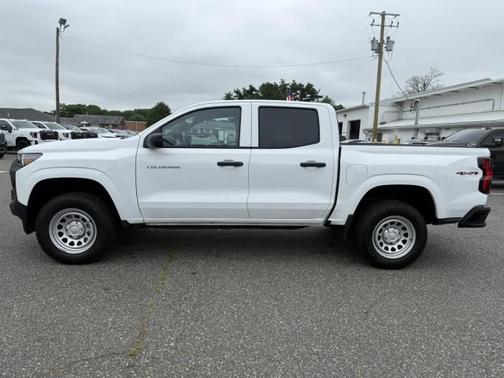 2024 Chevrolet Colorado WT