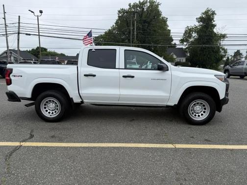 2024 Chevrolet Colorado WT