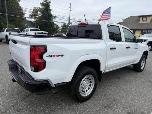 2024 Chevrolet Colorado WT