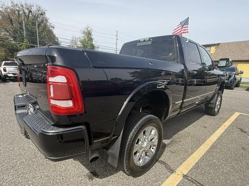 2019 RAM 2500 Limited Crew Cab 4x4 6'4' Box