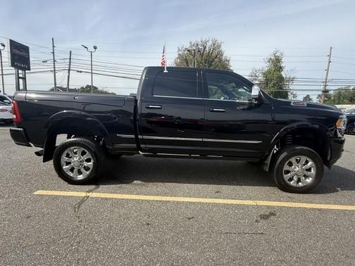 2019 RAM 2500 Limited Crew Cab 4x4 6'4' Box