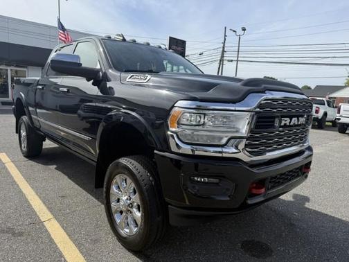 2019 RAM 2500 Limited Crew Cab 4x4 6'4' Box