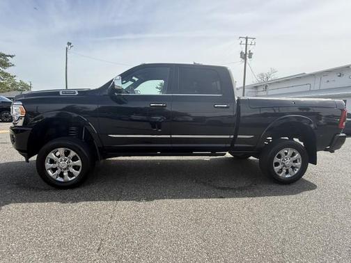 2019 RAM 2500 Limited Crew Cab 4x4 6'4' Box