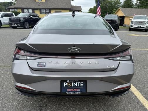 2022 Hyundai ELANTRA Limited