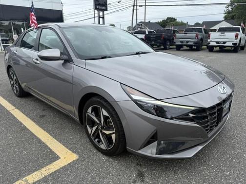 2022 Hyundai ELANTRA Limited