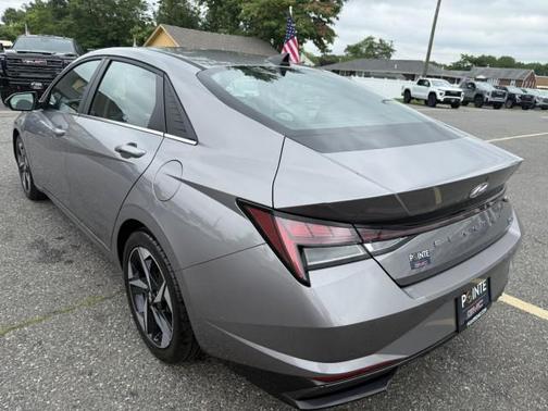 2022 Hyundai ELANTRA Limited