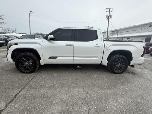 2023 Toyota Tundra Hybrid Platinum