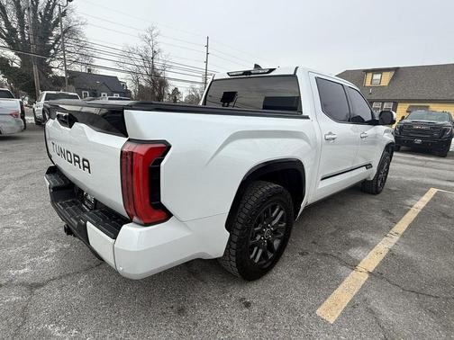 2023 Toyota Tundra Hybrid Platinum